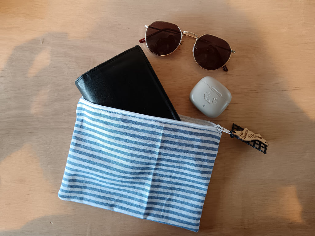 Pochette en tissu – Rayures bleues